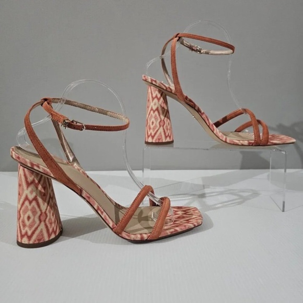 Stylish Geometric Patterned Heels